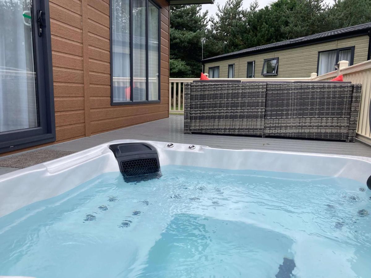Gleneagles Lodge With Hot Tub York Zewnętrze zdjęcie